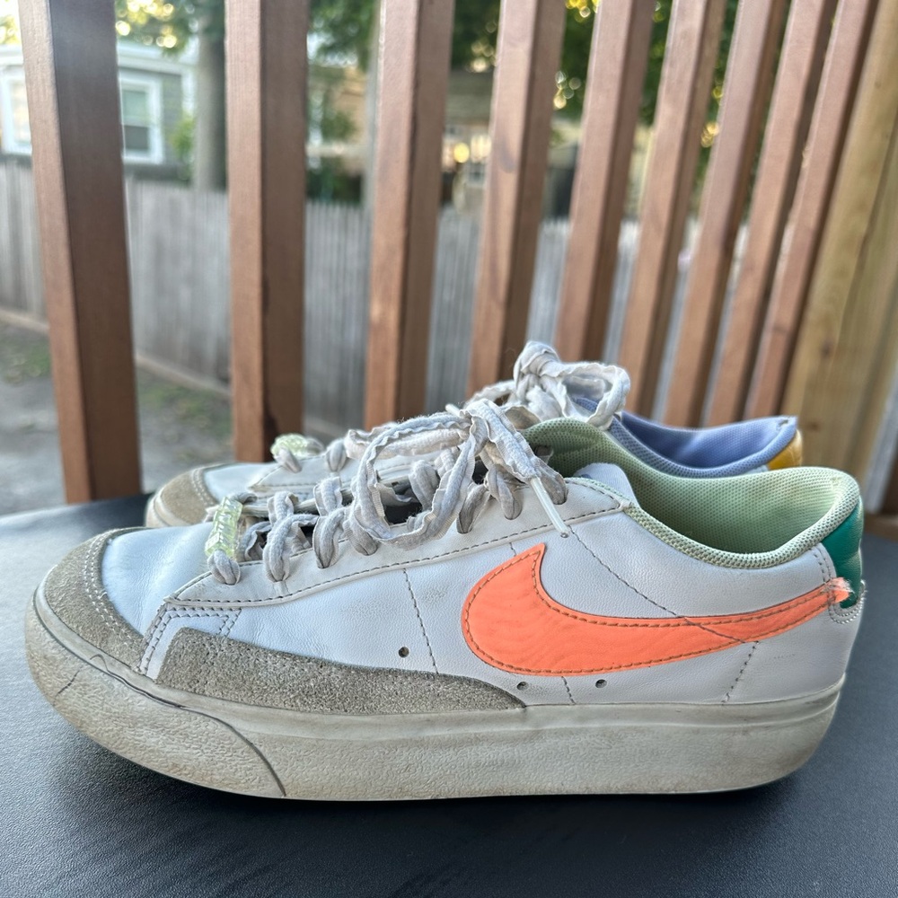 Nike Blazer Low ’77 Vintage White/Orange Swoosh – Size 7.5 Men/ 9 Women (Unisex)